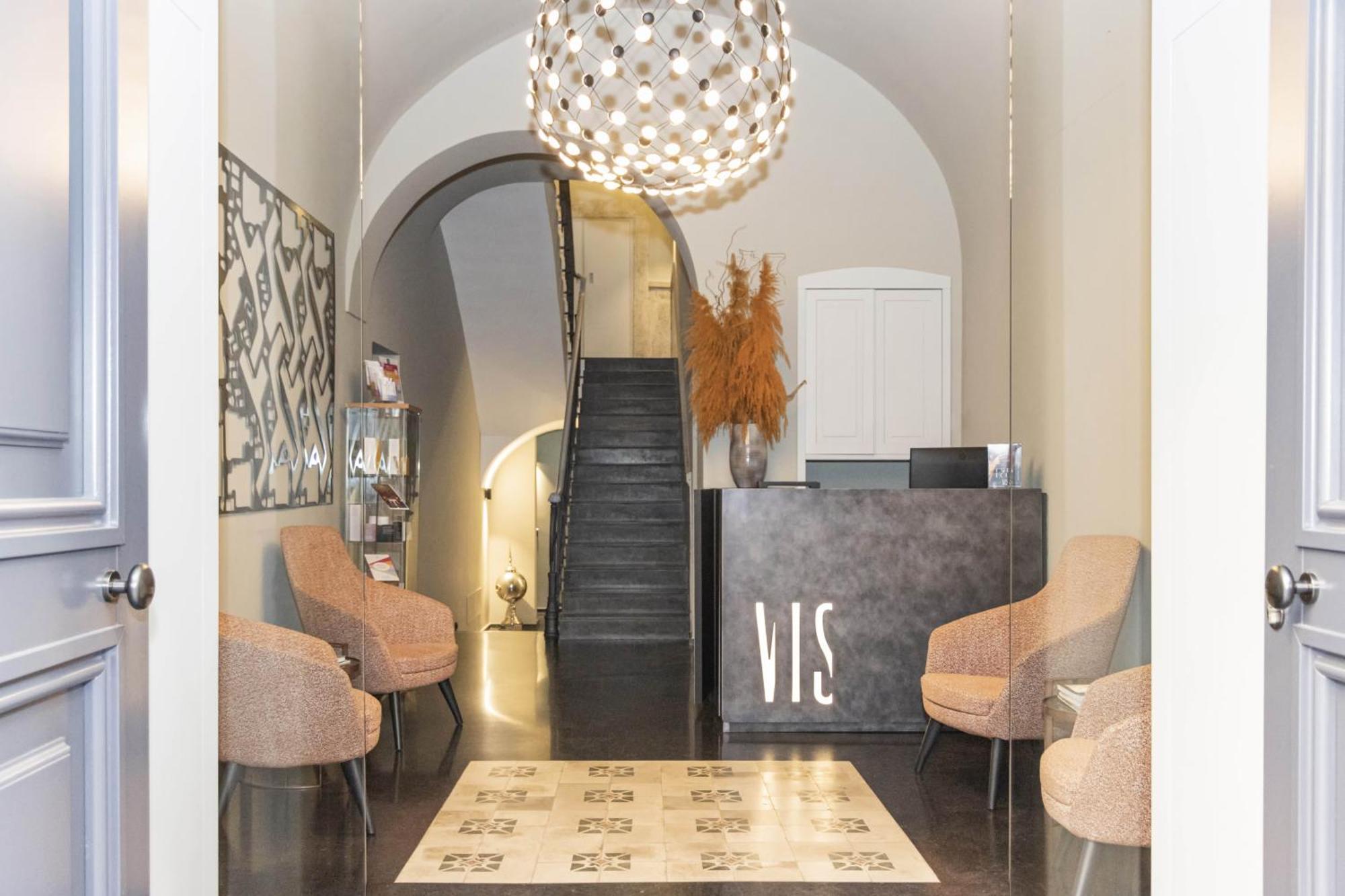 Vis Urban Suites&Spa Бари Экстерьер фото