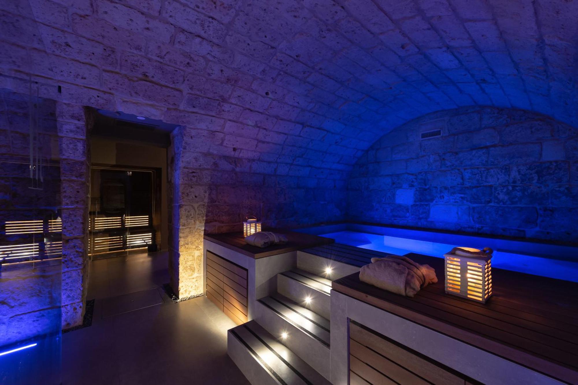 Vis Urban Suites&Spa Бари Экстерьер фото